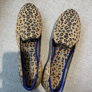 Like new worn once cheetah loafer Rothy’s
